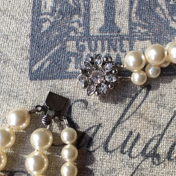 Three String Pearl Necklace/ Bracelet Set - Picture 3 of 5